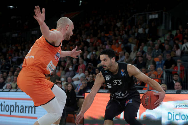 更具搜索吸 更具搜索吸