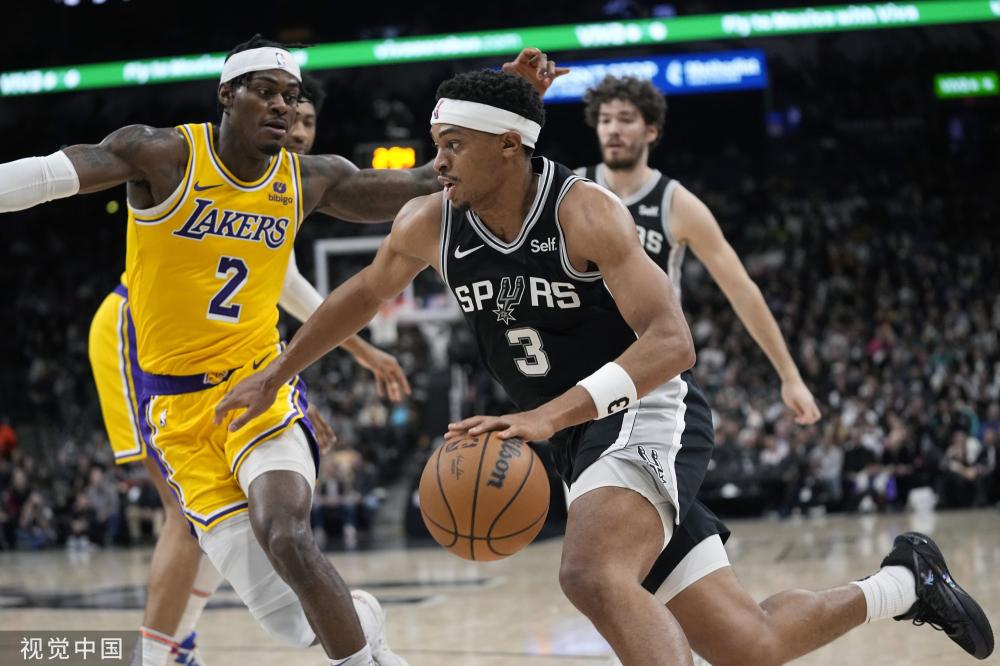 他在赛场上 他在赛场上